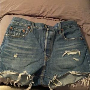 NEVER WORN! Levi Jean shorts